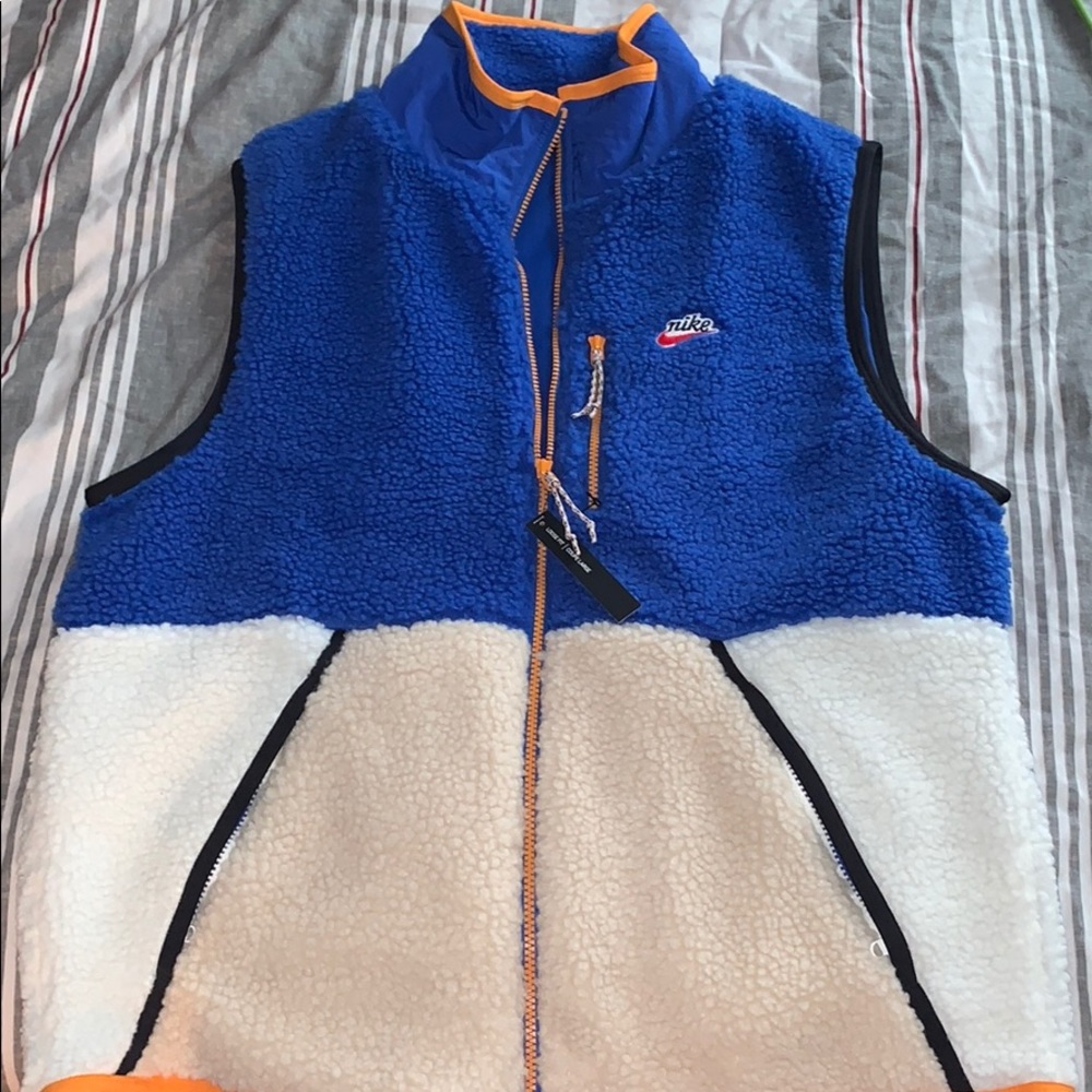 Nike fleece vest